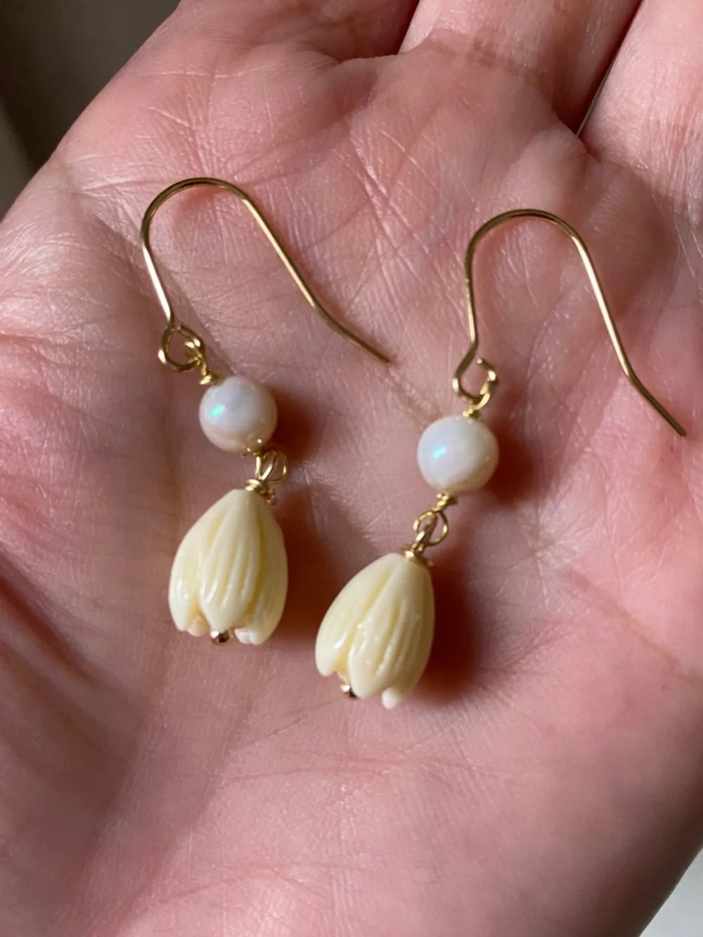 Handmade Pikake Earrings With White Chalcedony - Picture 3 of 3